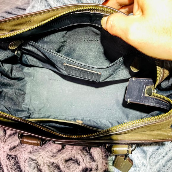 EUC - COACH FATIGUE/DARK GUNMETAL SWAGGER 27 (12117) - Picture 11 of 14